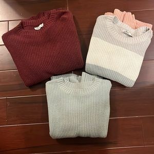 Lot of 3 Hollister sweaters.